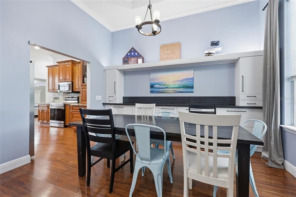 En Venta: $539,000 (4 camas, 3 baños, 2103 Pies cuadrados)