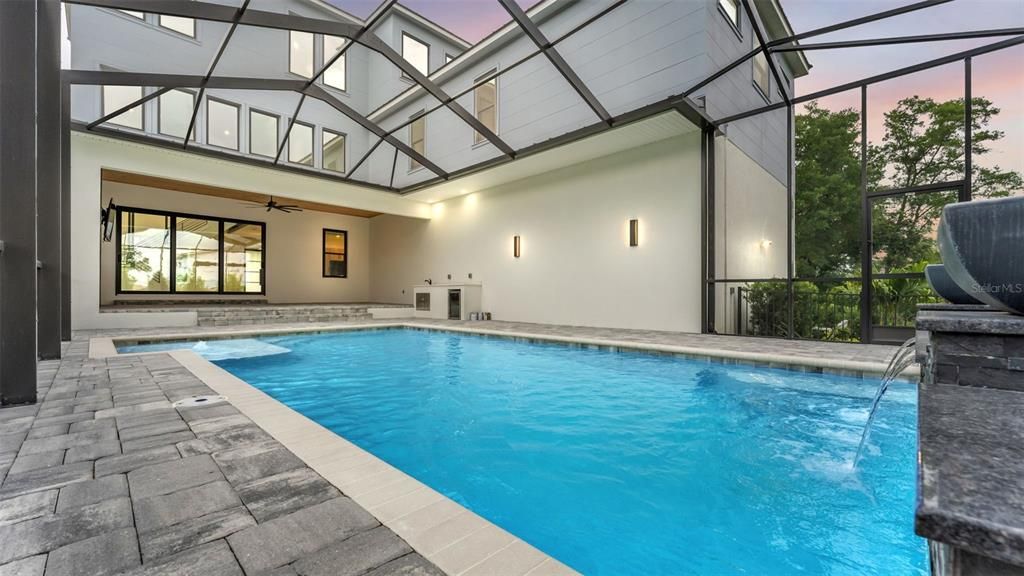 En Venta: $1,674,900 (4 camas, 3 baños, 3993 Pies cuadrados)