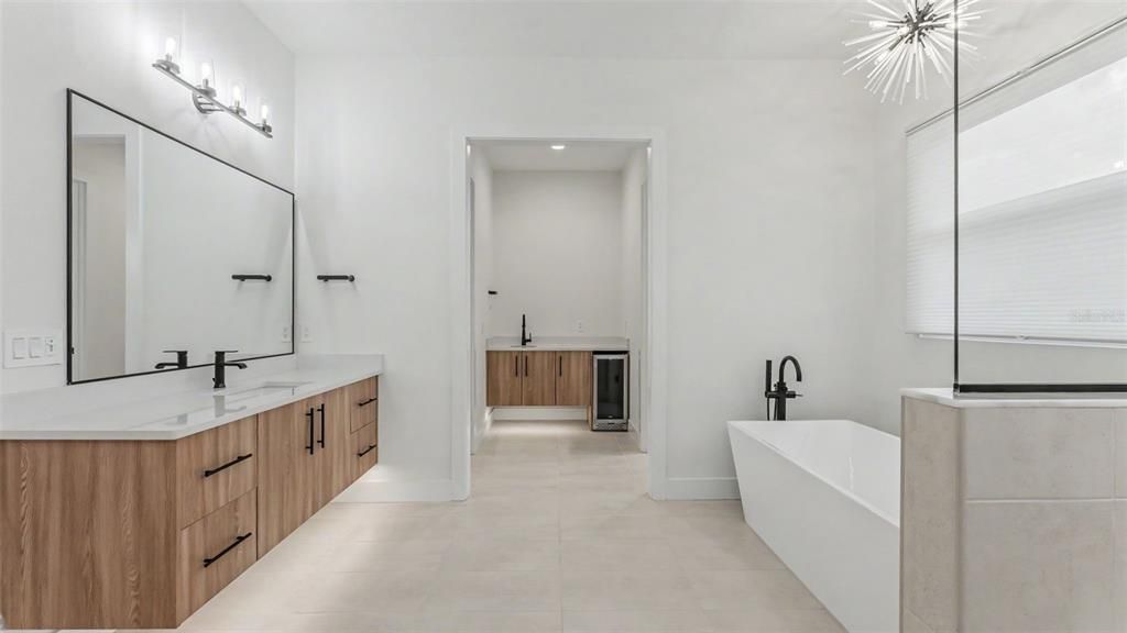 En Venta: $1,674,900 (4 camas, 3 baños, 3993 Pies cuadrados)