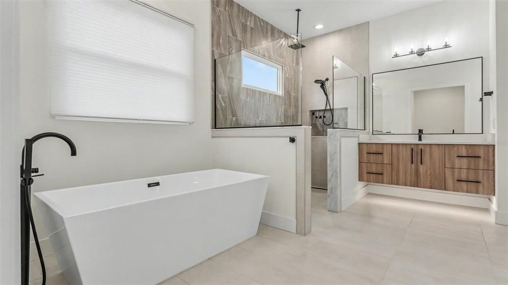 En Venta: $1,674,900 (4 camas, 3 baños, 3993 Pies cuadrados)