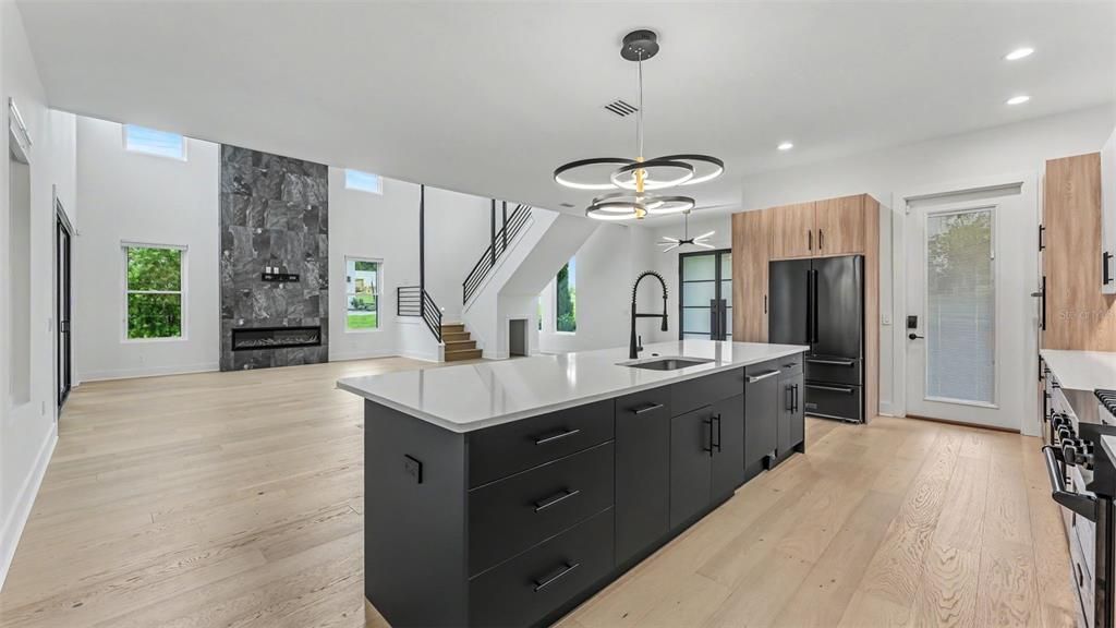 En Venta: $1,674,900 (4 camas, 3 baños, 3993 Pies cuadrados)
