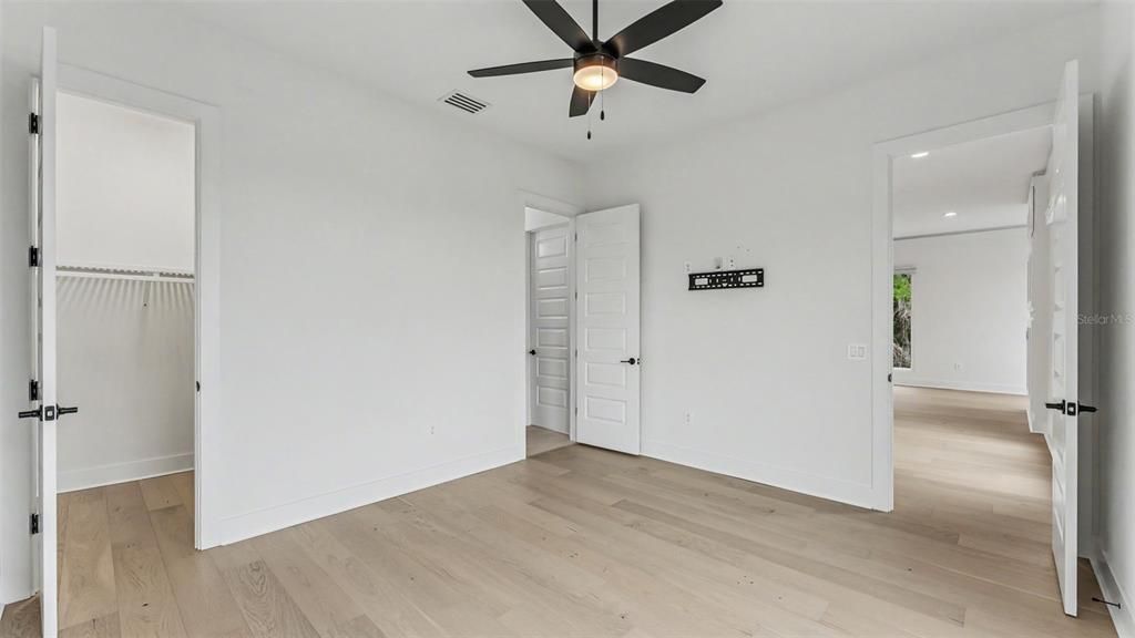 En Venta: $1,674,900 (4 camas, 3 baños, 3993 Pies cuadrados)