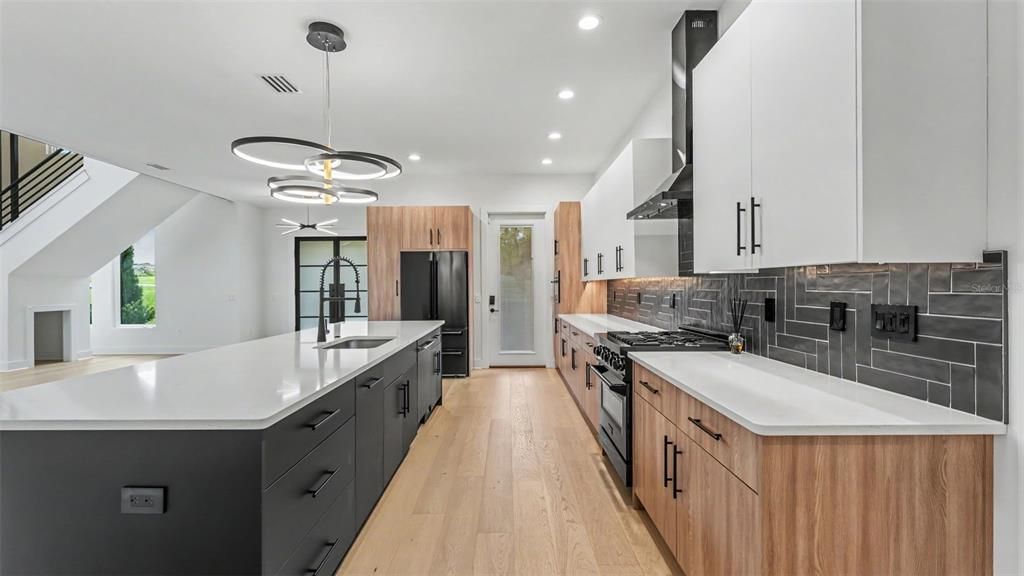En Venta: $1,674,900 (4 camas, 3 baños, 3993 Pies cuadrados)