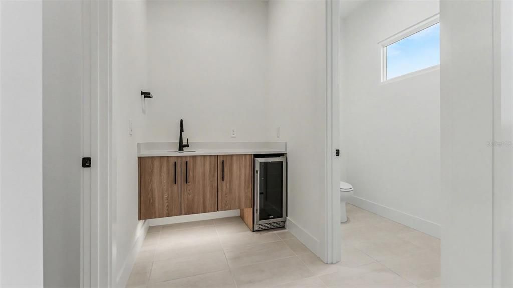 En Venta: $1,674,900 (4 camas, 3 baños, 3993 Pies cuadrados)