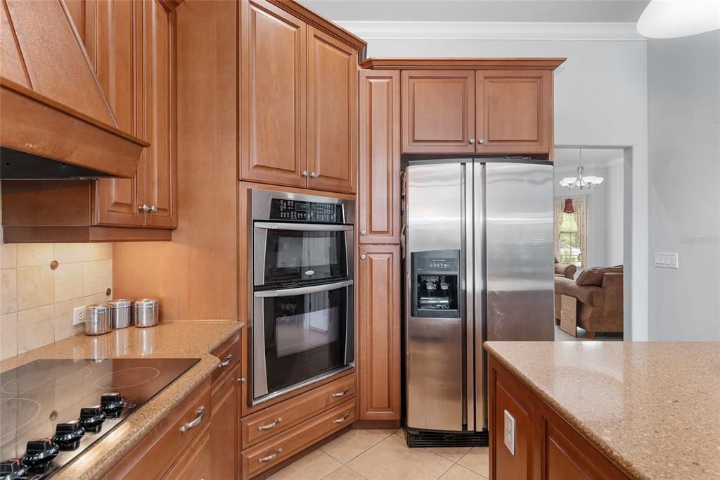 На продажу: $889,000 (5 спален, 3 ванн, 4123 Квадратных фут)