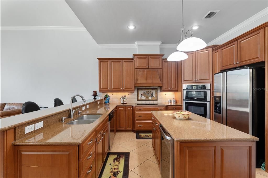 На продажу: $889,000 (5 спален, 3 ванн, 4123 Квадратных фут)