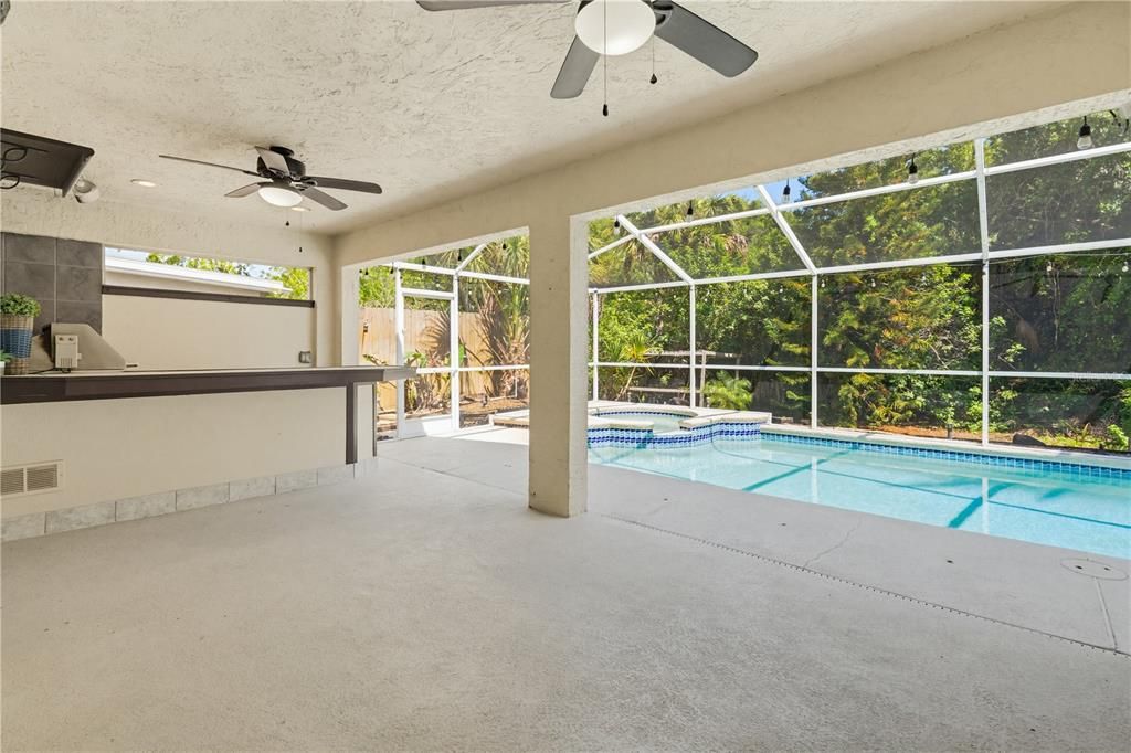 For Sale: $525,000 (3 beds, 2 baths, 1572 Square Feet)
