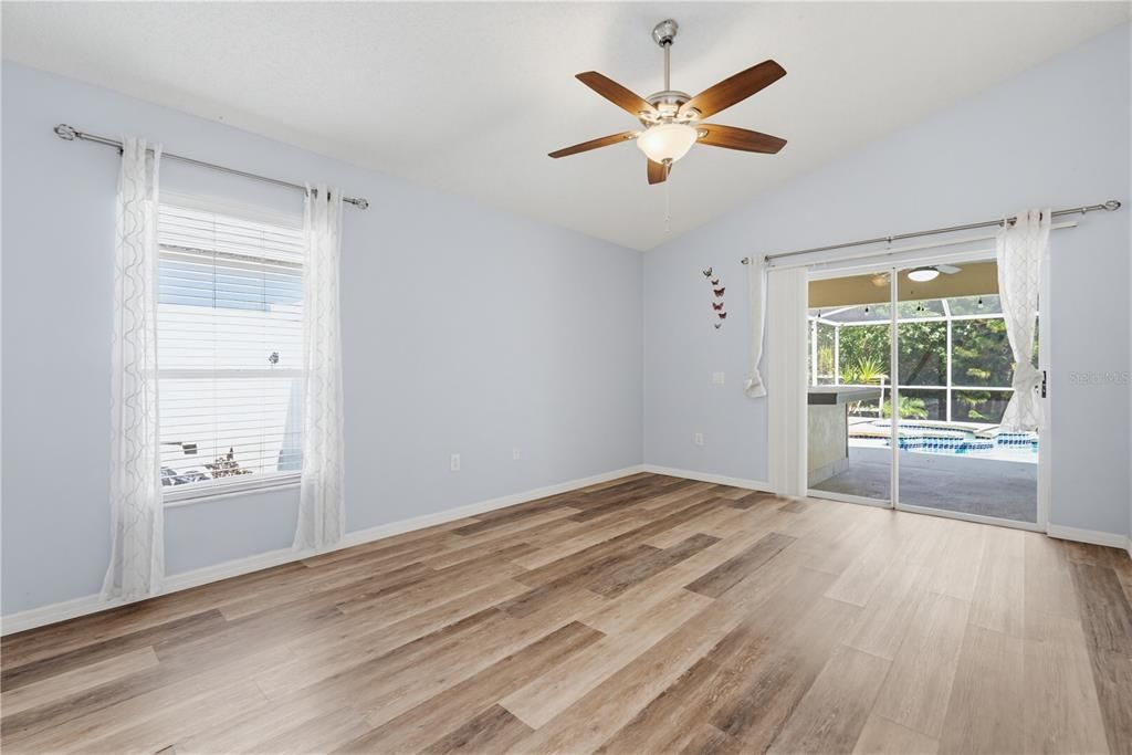 For Sale: $525,000 (3 beds, 2 baths, 1572 Square Feet)