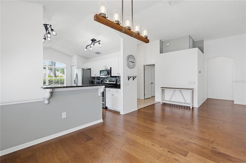 For Sale: $525,000 (3 beds, 2 baths, 1572 Square Feet)