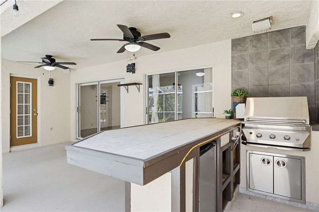 For Sale: $525,000 (3 beds, 2 baths, 1572 Square Feet)