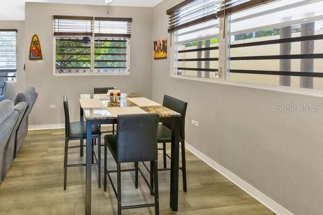 En Venta: $450,000 (3 camas, 2 baños, 1200 Pies cuadrados)