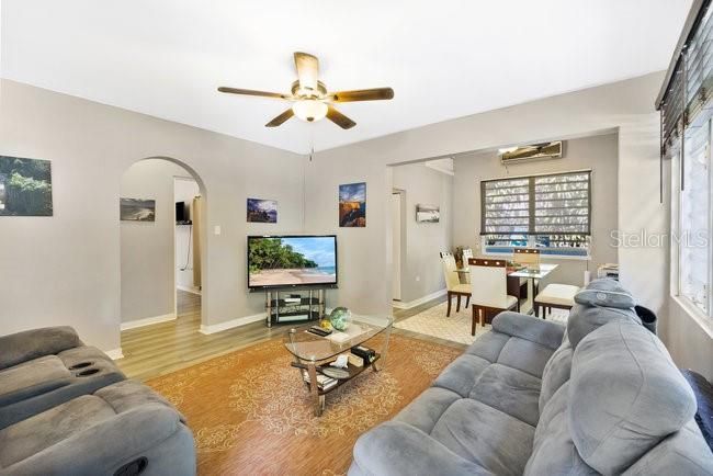 En Venta: $450,000 (3 camas, 2 baños, 1200 Pies cuadrados)