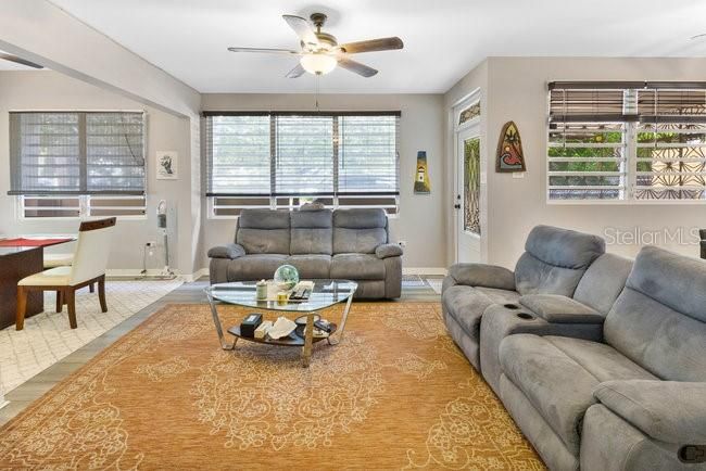 En Venta: $450,000 (3 camas, 2 baños, 1200 Pies cuadrados)