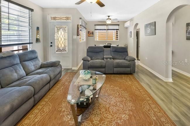 En Venta: $450,000 (3 camas, 2 baños, 1200 Pies cuadrados)