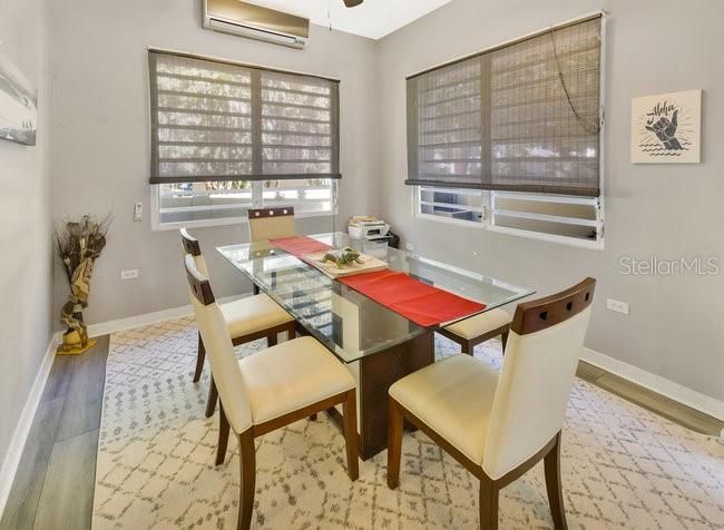 En Venta: $450,000 (3 camas, 2 baños, 1200 Pies cuadrados)