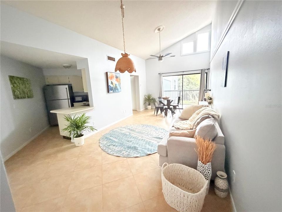 For Sale: $149,900 (1 beds, 1 baths, 675 Square Feet)