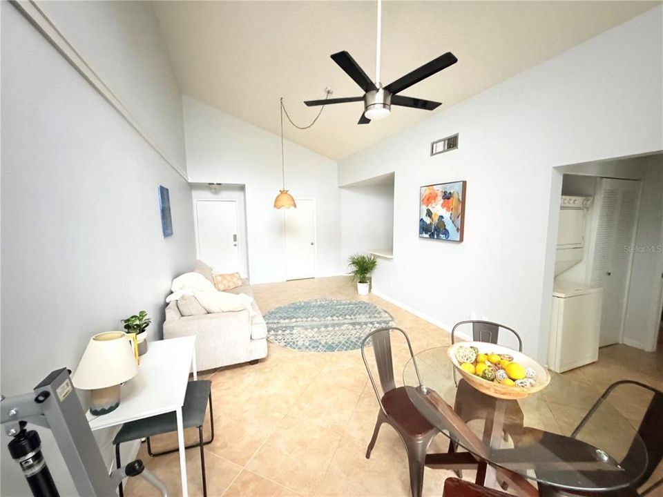 For Sale: $149,900 (1 beds, 1 baths, 675 Square Feet)
