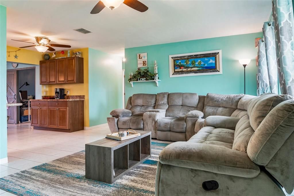 En Venta: $529,900 (3 camas, 2 baños, 1632 Pies cuadrados)