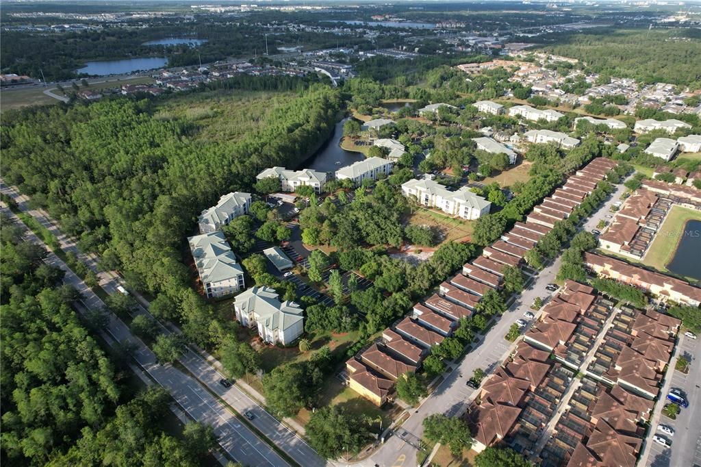 Под контрактом: $135,000 (1 спален, 1 ванн, 636 Квадратных фут)