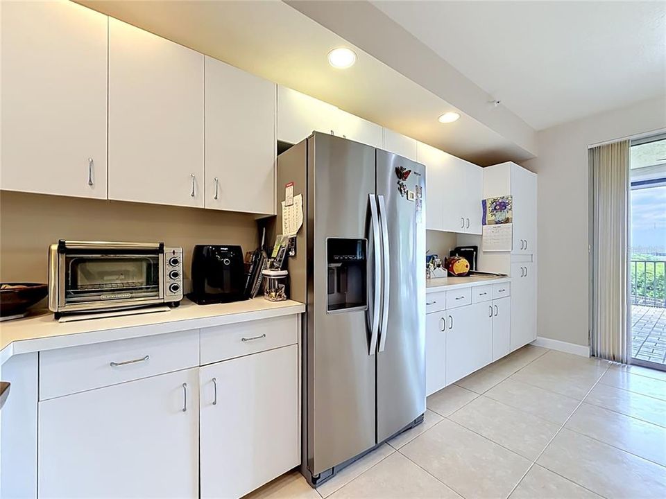For Sale: $650,000 (2 beds, 2 baths, 1660 Square Feet)