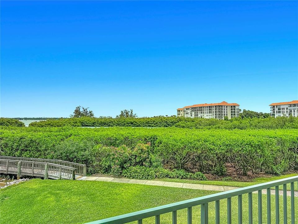 For Sale: $650,000 (2 beds, 2 baths, 1660 Square Feet)