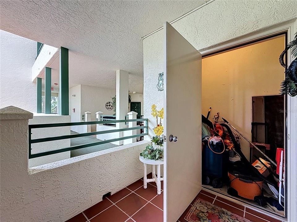 For Sale: $650,000 (2 beds, 2 baths, 1660 Square Feet)