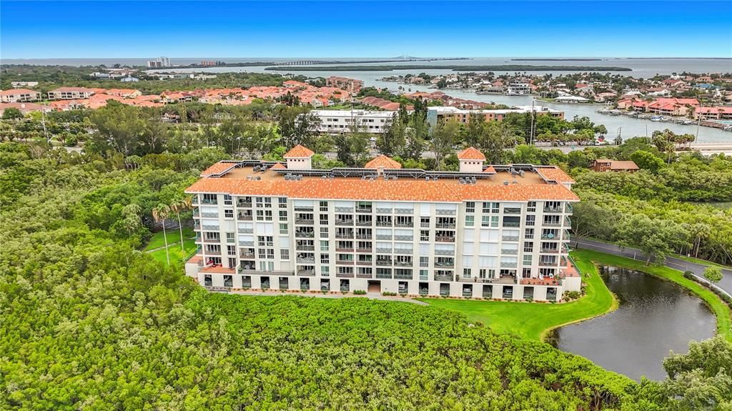 For Sale: $650,000 (2 beds, 2 baths, 1660 Square Feet)
