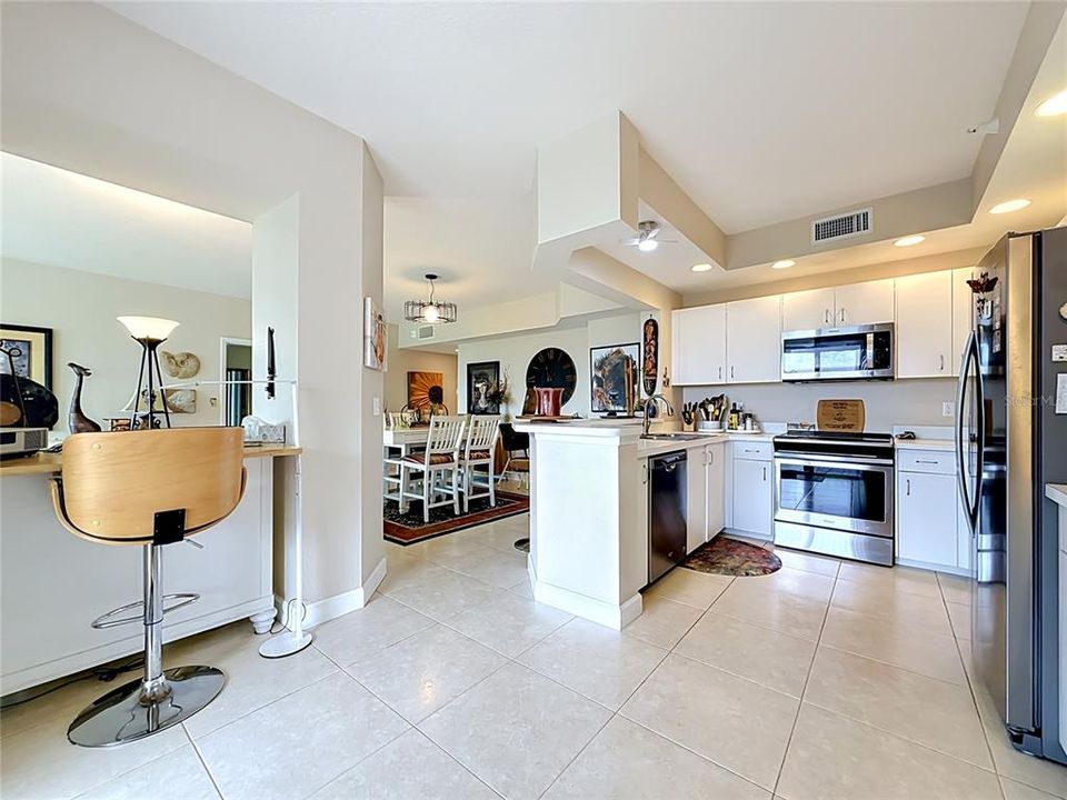 For Sale: $650,000 (2 beds, 2 baths, 1660 Square Feet)
