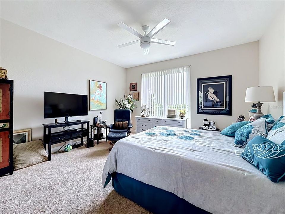 For Sale: $650,000 (2 beds, 2 baths, 1660 Square Feet)