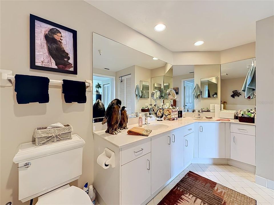 For Sale: $650,000 (2 beds, 2 baths, 1660 Square Feet)