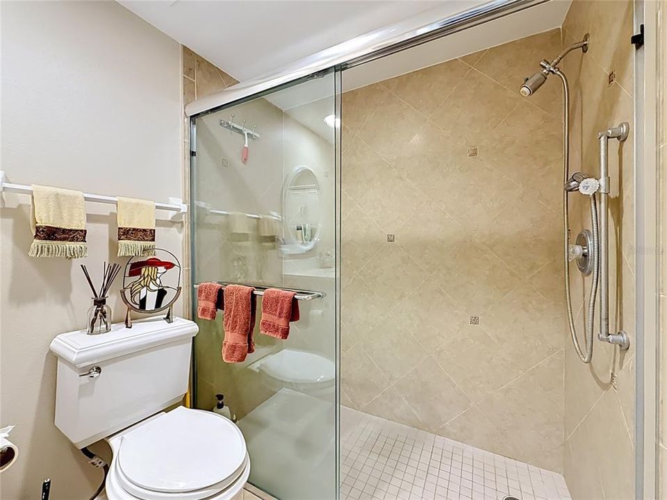 For Sale: $650,000 (2 beds, 2 baths, 1660 Square Feet)