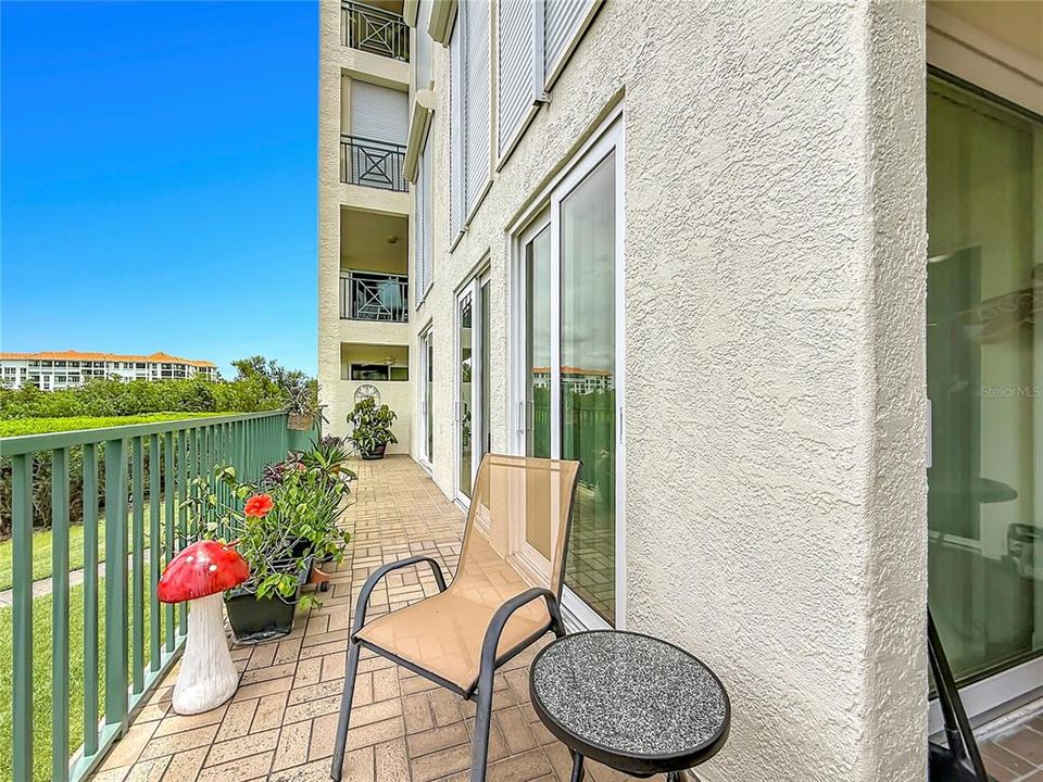 For Sale: $650,000 (2 beds, 2 baths, 1660 Square Feet)