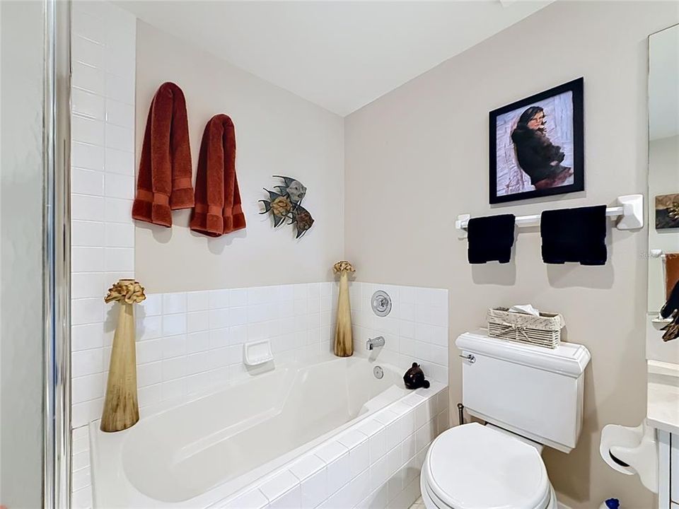 For Sale: $650,000 (2 beds, 2 baths, 1660 Square Feet)