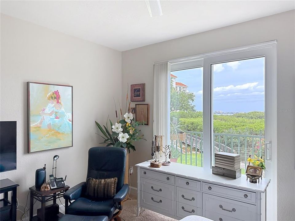 For Sale: $650,000 (2 beds, 2 baths, 1660 Square Feet)