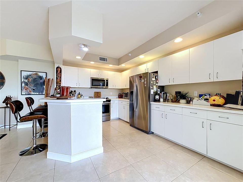 For Sale: $650,000 (2 beds, 2 baths, 1660 Square Feet)