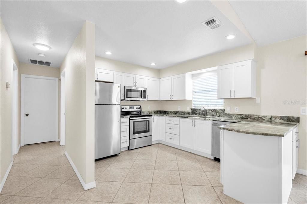 Activo con contrato: $195,000 (2 camas, 2 baños, 904 Pies cuadrados)