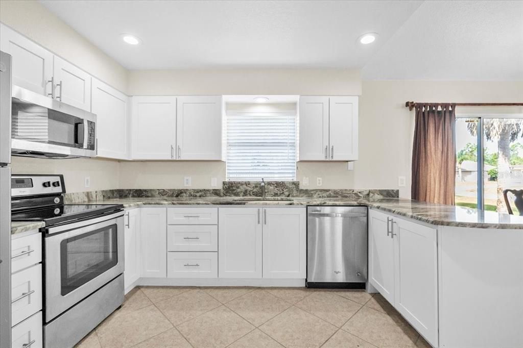 Activo con contrato: $195,000 (2 camas, 2 baños, 904 Pies cuadrados)