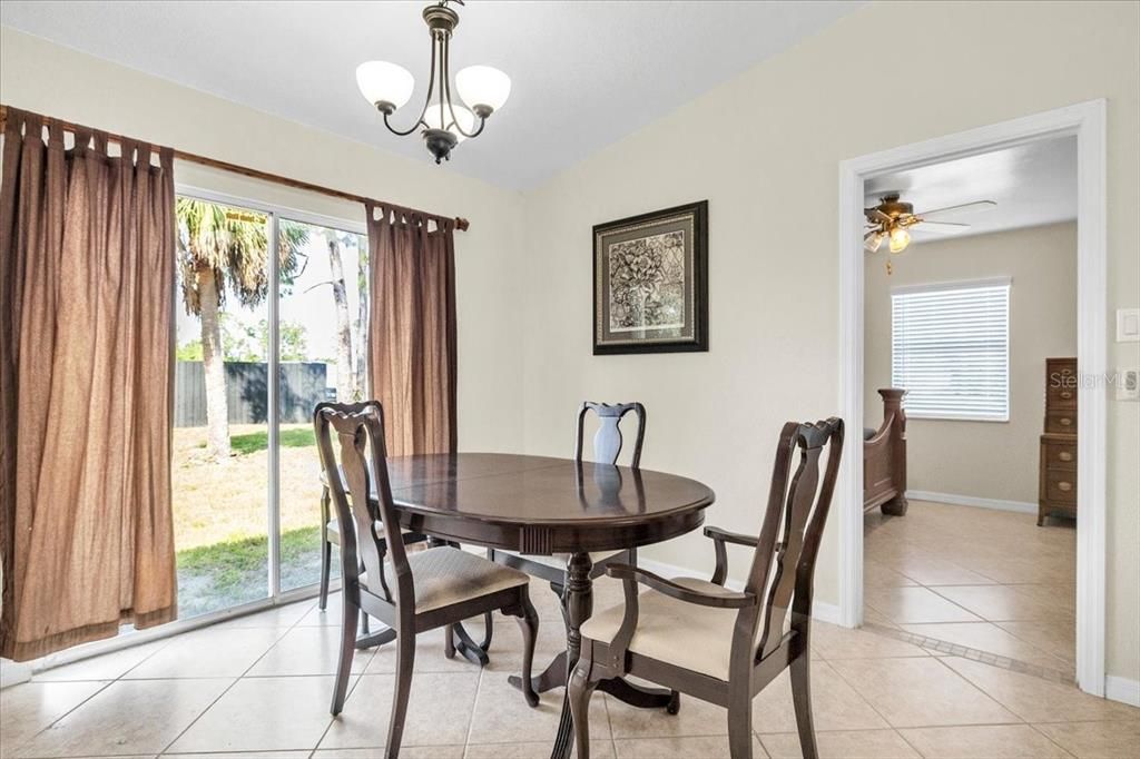 Activo con contrato: $195,000 (2 camas, 2 baños, 904 Pies cuadrados)
