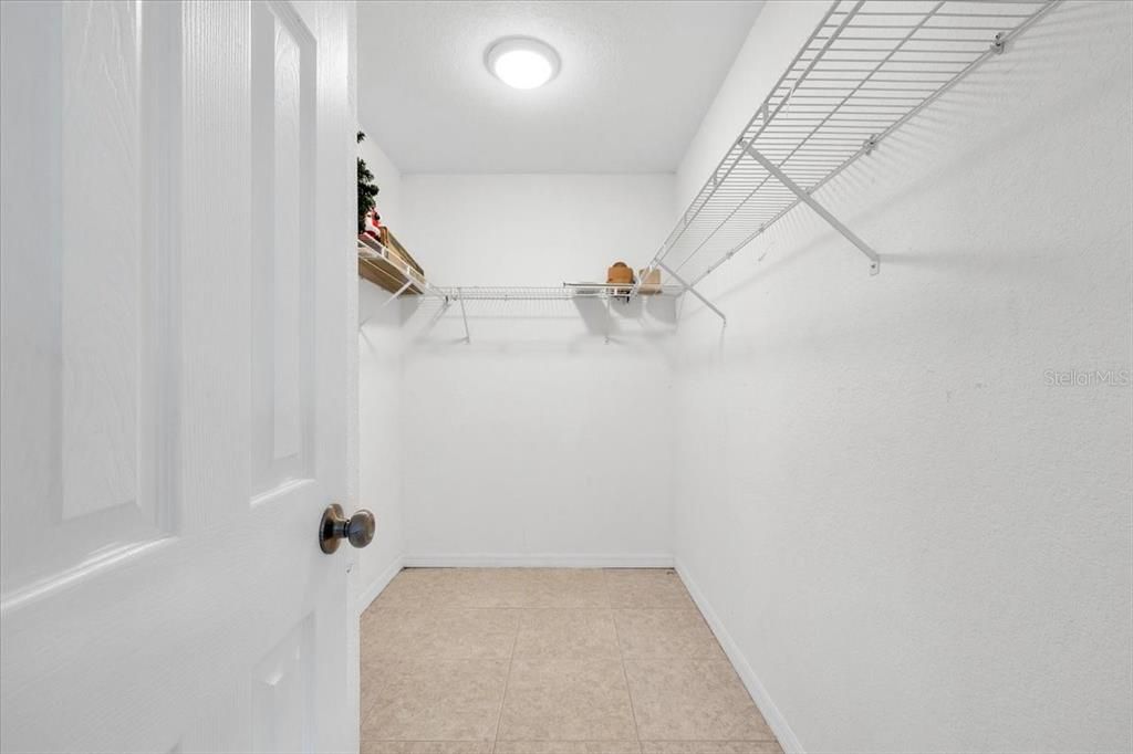 Activo con contrato: $195,000 (2 camas, 2 baños, 904 Pies cuadrados)