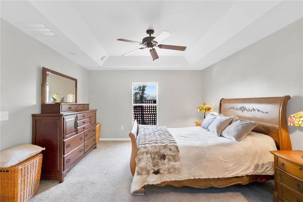 На продажу: $300,000 (4 спален, 2 ванн, 1647 Квадратных фут)