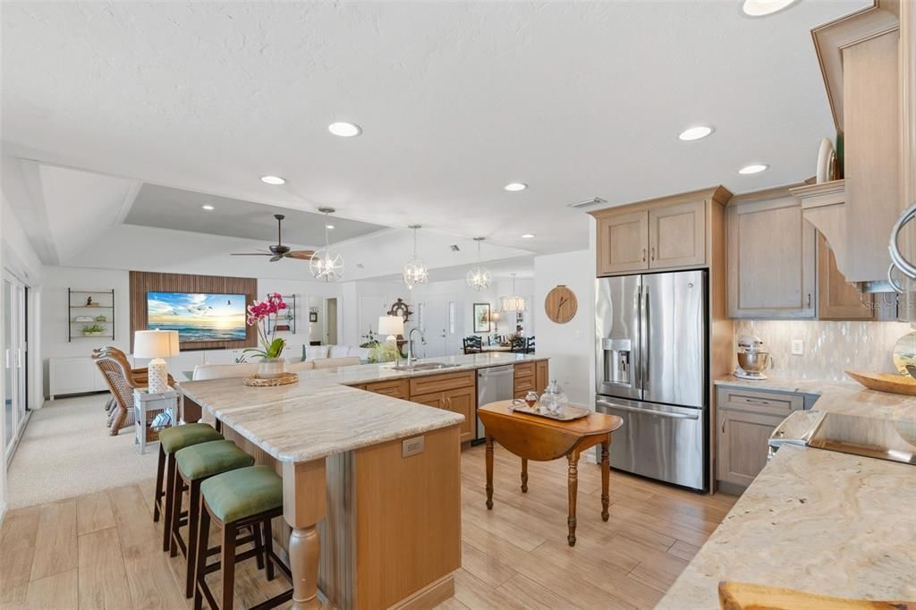 For Sale: $989,900 (4 beds, 2 baths, 2537 Square Feet)