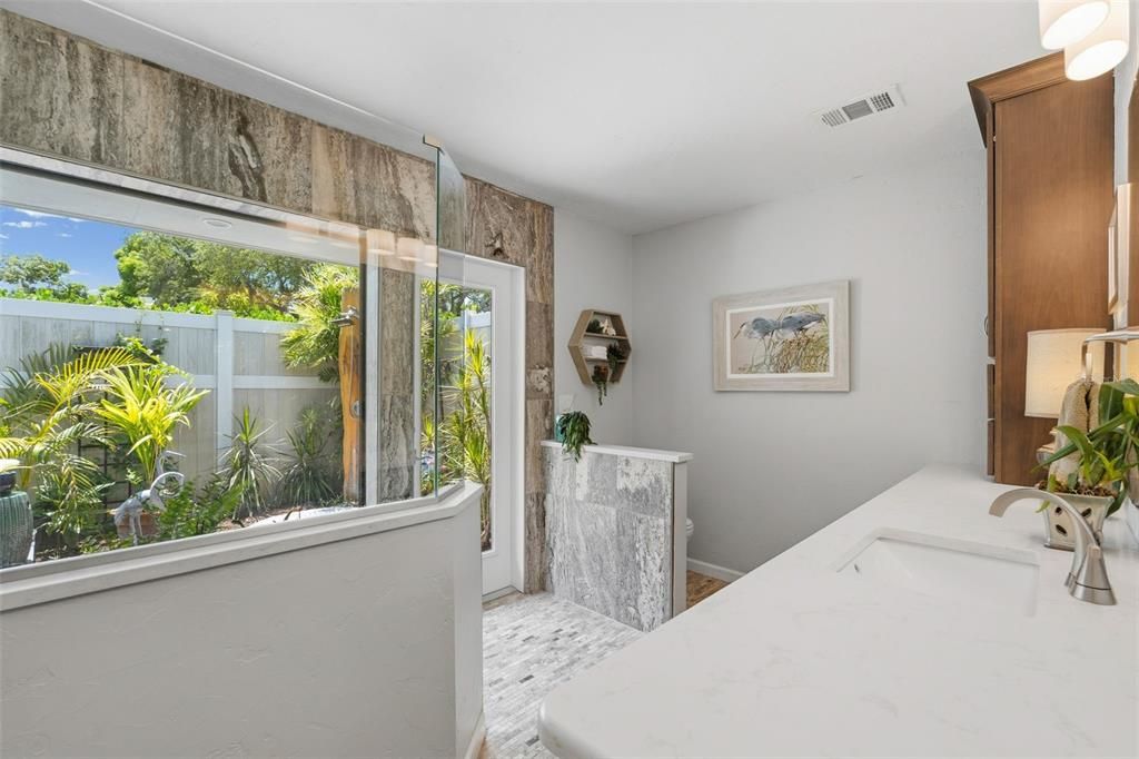 For Sale: $989,900 (4 beds, 2 baths, 2537 Square Feet)