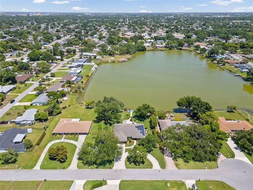 For Sale: $989,900 (4 beds, 2 baths, 2537 Square Feet)