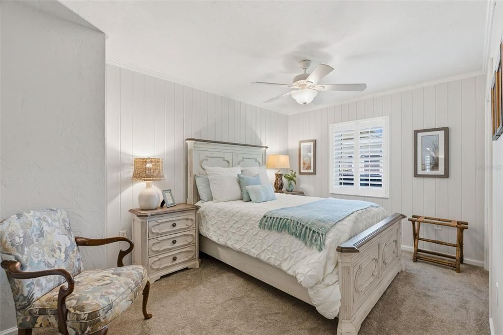 For Sale: $989,900 (4 beds, 2 baths, 2537 Square Feet)
