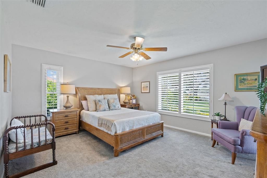 For Sale: $989,900 (4 beds, 2 baths, 2537 Square Feet)