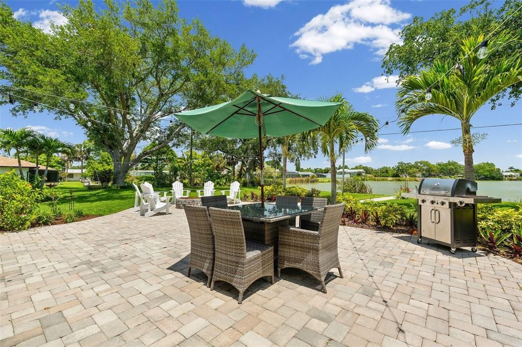 For Sale: $989,900 (4 beds, 2 baths, 2537 Square Feet)
