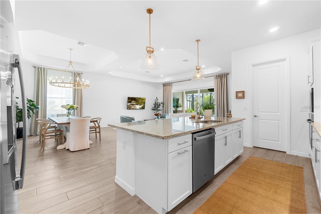 For Sale: $584,000 (3 beds, 3 baths, 2224 Square Feet)