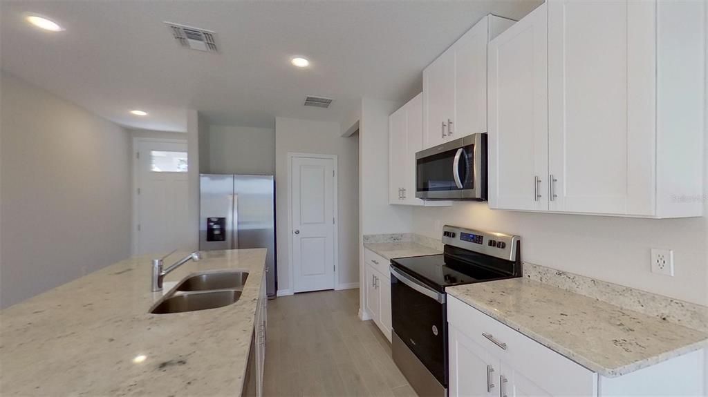 For Rent: $2,350 (3 beds, 2 baths, 1293 Square Feet)