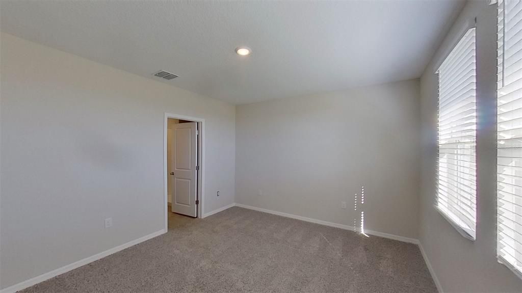 For Rent: $2,350 (3 beds, 2 baths, 1293 Square Feet)
