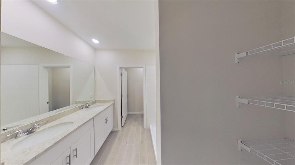 For Rent: $2,350 (3 beds, 2 baths, 1293 Square Feet)